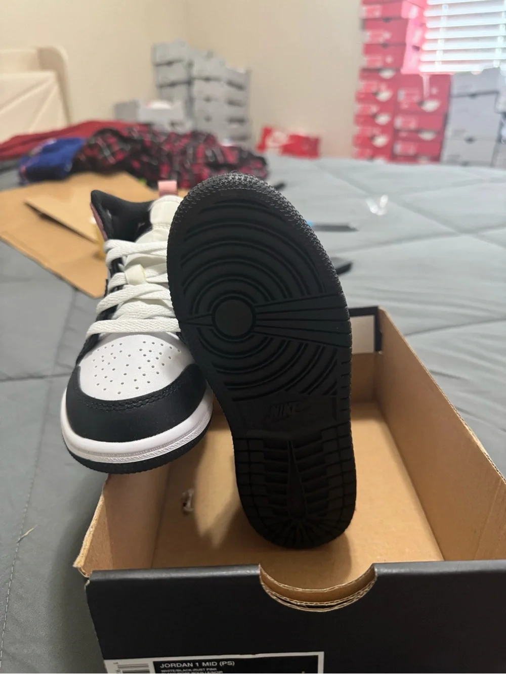 Kids Jordan 1 mid Sneakers in White, Black & Pink